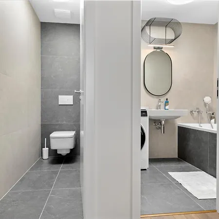 Lam Ivory Ac - Balcony براتسيلافا