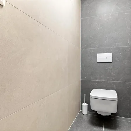 Lam Ivory Ac - Balcony * براتسيلافا