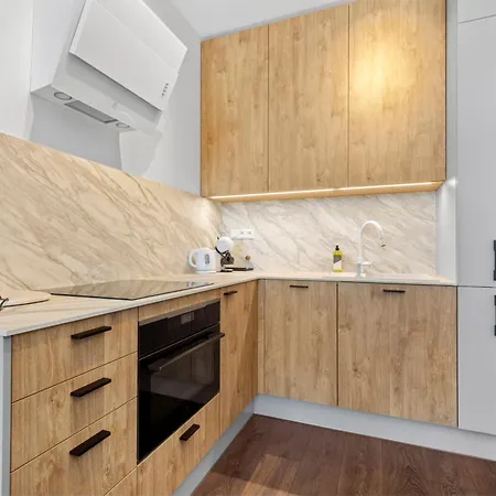 Lam Ivory Ac - Balcony