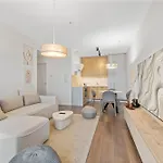 Lam Ivory Ac - Balcony